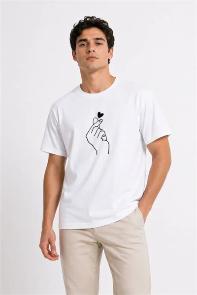 Erkek Kore Parmak Kalp Aşk Temalı Minimal Baskılı Tişört Yazlık Kısa Kol T-Shirt - Beyaz