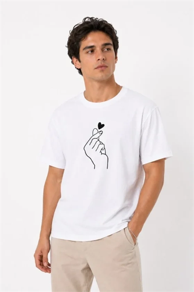 Erkek Kore Parmak Kalp Aşk Temalı Minimal Baskılı Tişört Yazlık Kısa Kol T-Shirt - Beyaz