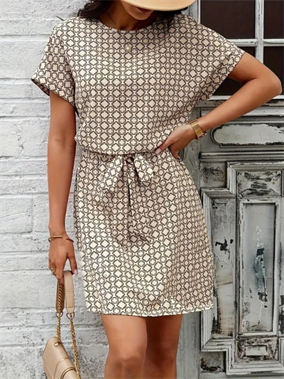 Kadın Kısa Kollu Yuvarlak Yaka Beli Kuşaklı Geometrik Desenli Süprem Elbise