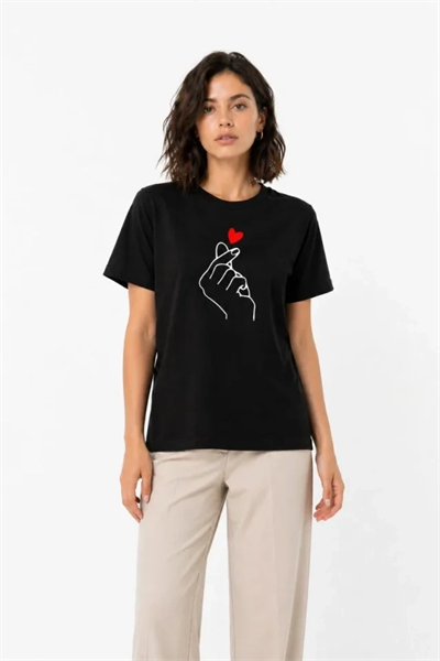 Kore Parmak Kalp Aşk Temalı Minimal Baskılı Tişört Yazlık Kısa Kol T-Shirt - Siyah