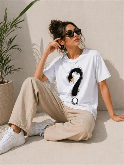 Kuğu Figürlü Soru İşareti Baskılı Tişört Kısa Kol T-Shirt - Beyaz