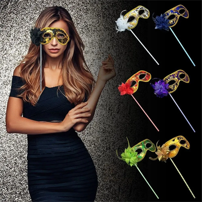Lüks Taşlı Saplı Maskeli Balo Maskesi Kırmızı Renk 35 cm
