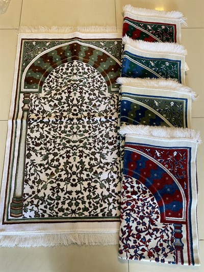 İpekçe Platin Lüks Simli Seccade 70x110 cm – Şık ve Dayanıklı