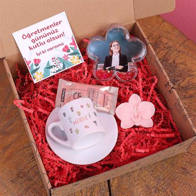 Öğretmene Hediye Çiçek Temalı Işıl Işıl Hediye Kutusu Seti