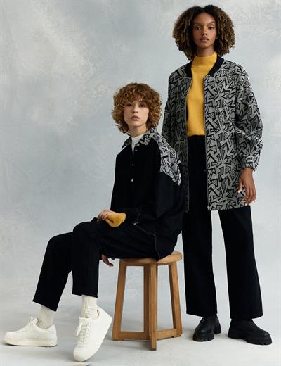 Kayra - Hotfix Baskılı Soyut Desen Ceket KY-A24-73020