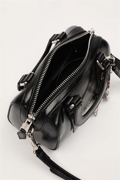 Levidor - Premium Charm Aksesuarlı El Çantası 930416