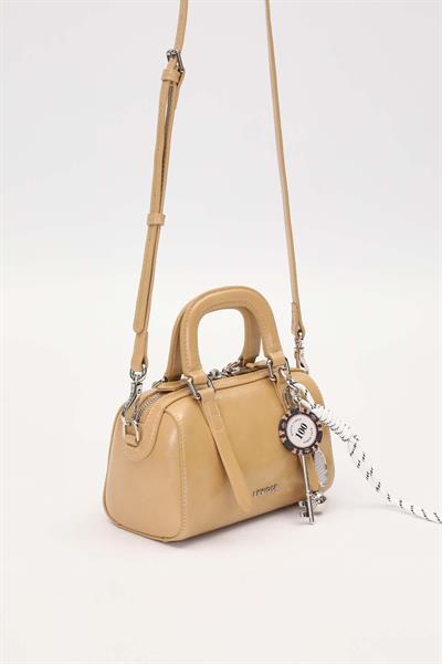 Levidor - Premium Charm Aksesuarlı El Çantası 930416