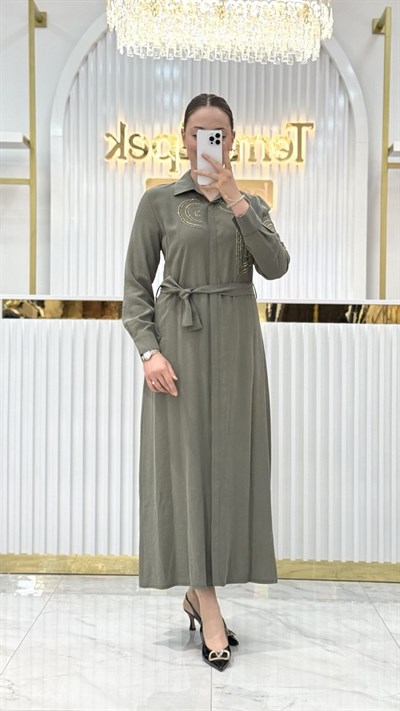 Önü Boncuk İşlemeli Elbise