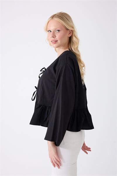 Önü Baglamalı Siyah Fırfırlı Kimono