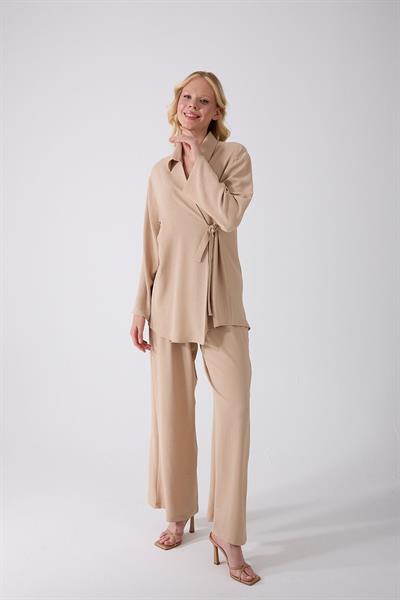 Bej Kruvaze Bağlamalı Kimono Takım – Oversize Rahat Kesim