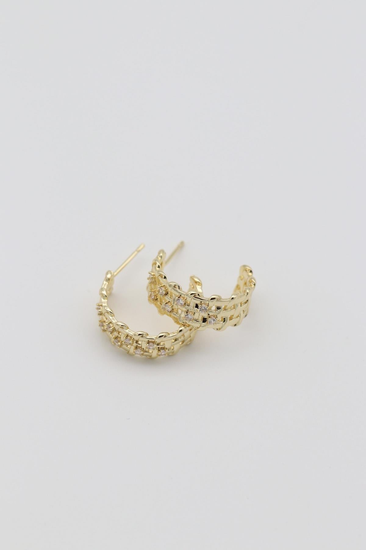 VİP SERİ HASIR MODEL ZİRKON TAŞ DETAY GOLD KÜPE