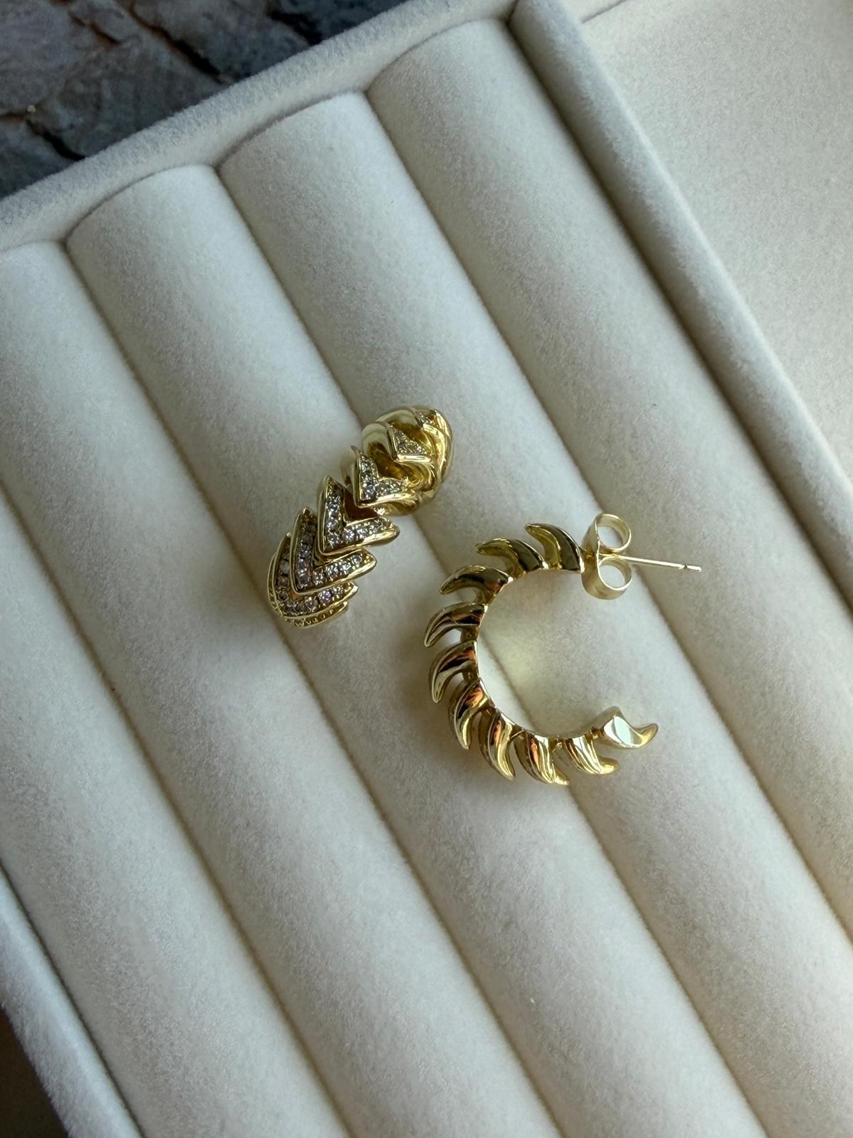 ÖZEL SERİ ÇAVUŞ MODEL ZİRKON TAŞLI KÜPE 