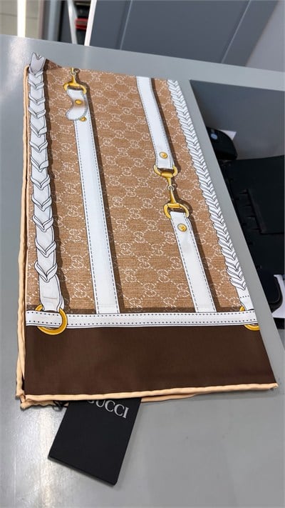 Marka Model 90x90 Kemer Detaylı Kahverengi Fular