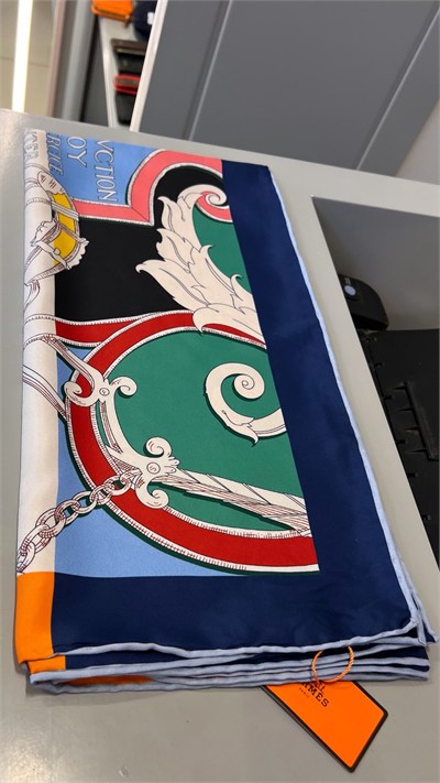 Marka Model 90x90 Lacivert - Yeşil Renk Fular