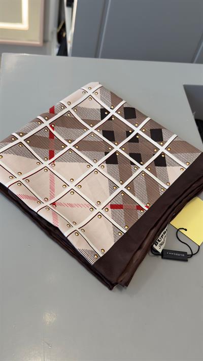 Marka Model Kahverengi 90x90 İpek Fular