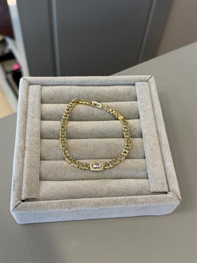 Özel Seri 14K Ortası Baget Taşlı Bileklik
