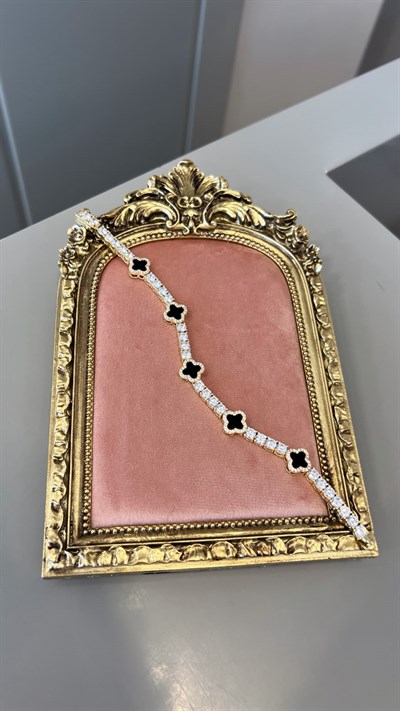 Taşlı Gold Siyah Yonca Bileklik