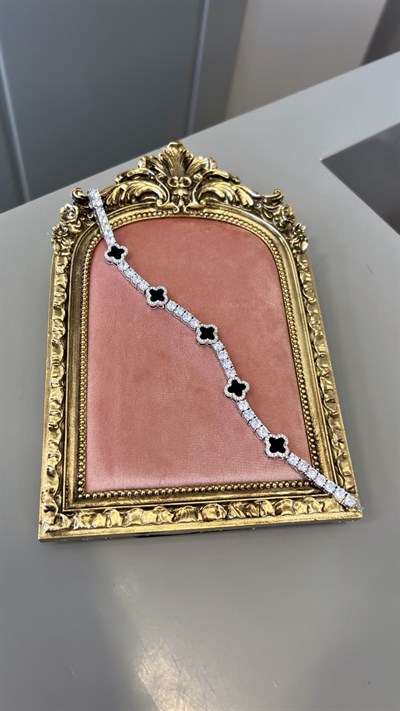 Taşlı Silver Siyah Yonca Bileklik