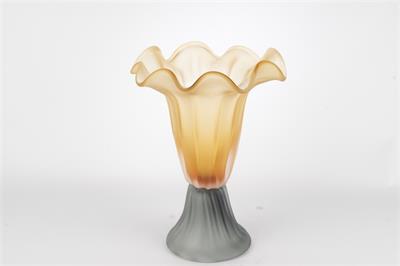Mikasa Amber Yeşil Ayaklı Cam Dalgalı Vazo 32X25 Cm