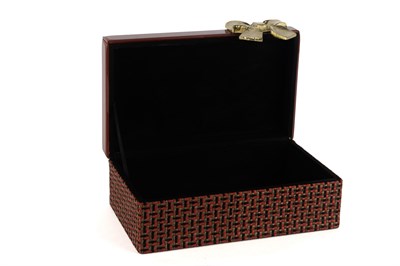 Mikasa Kırmızı Gold Fiyonklu Kumaş Cam Kutu 26x17x10cm