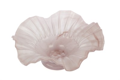 Mikasa Pembe Cam Kıvrımlı Dek Tabak 30x13cm