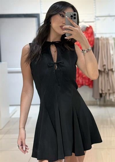 Fiyonk Bağlamalı Kısa Elbise