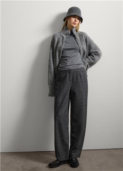 Balıksırtı Desenli Kumaştan Düz Kesim Pantolon