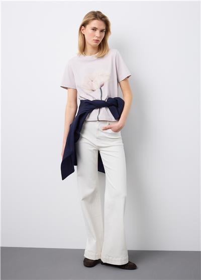 Çiçek Desenli Saf Pamuk Tişört