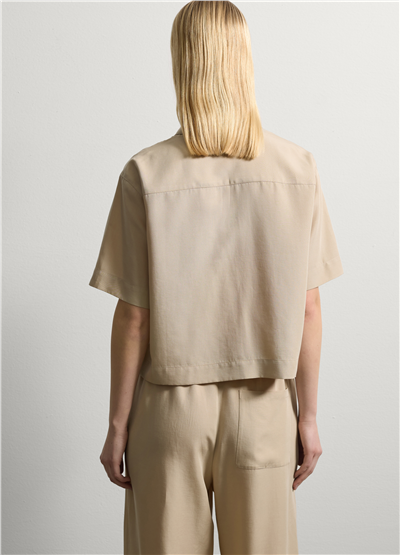 Cepli Kısa Bej Gömlek