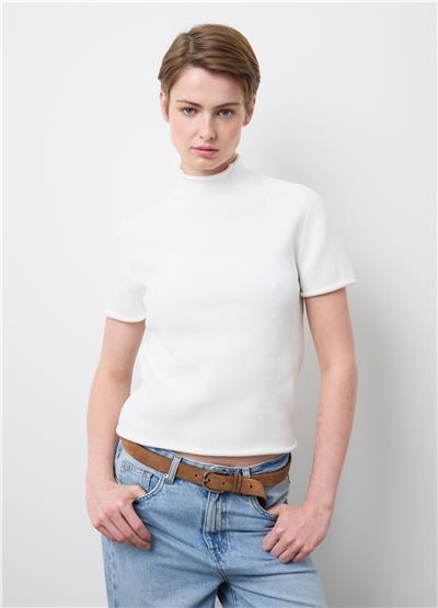 Beyaz Pamuklu Boğazlı Normal Kesimli Bluz