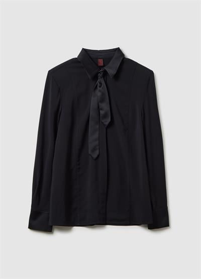 Dar Kesim Streç Krep Gömlek