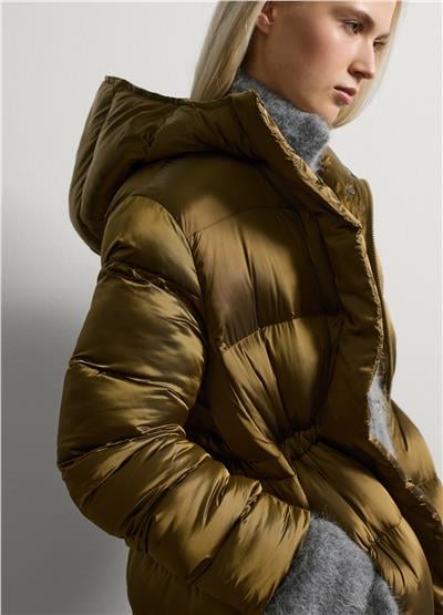 Fermuarlı ve Düğmeli Uzun Kapitone Ceket