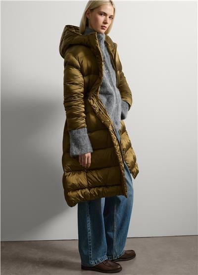 Fermuarlı ve Düğmeli Uzun Kapitone Ceket