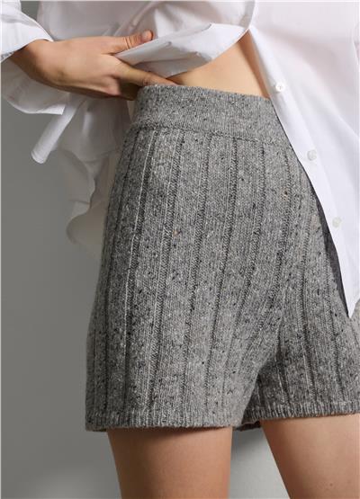 Gri Nervürlü Yün Şort