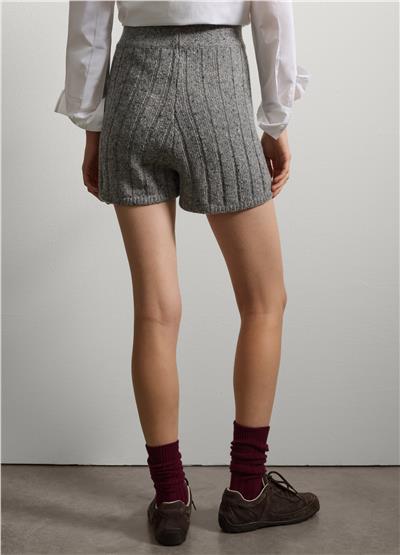 Gri Nervürlü Yün Şort