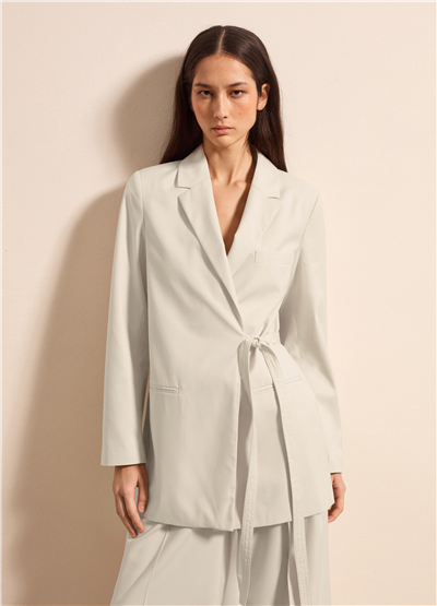 Kemerli Kırık Beyaz Kruvaze Blazer
