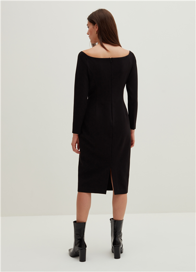 Omuzları Açık Slim-Fit Siyah Elbise