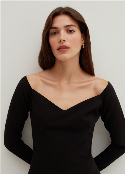 Omuzları Açık Slim-Fit Siyah Elbise