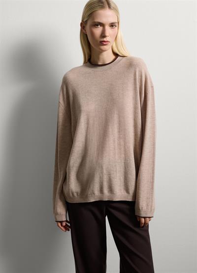 Bej Oversize Saf Yün Kazak