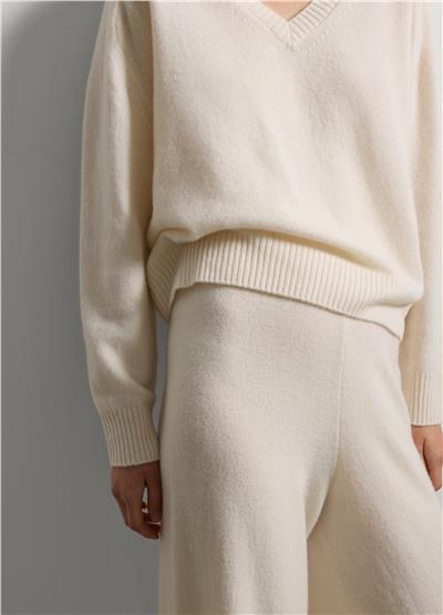 Oversize Saf Yün Kazak