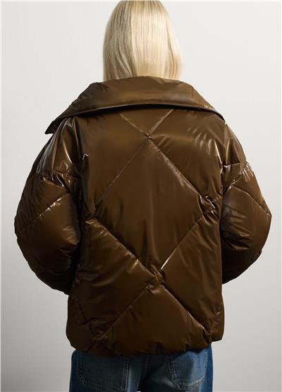 Parlak Kaplamalı Dolgulu Ceket