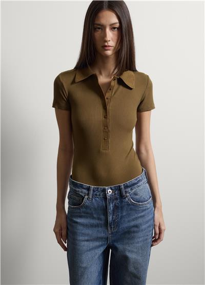 Yeşil Düğmeli Esnek Viskon Tişört