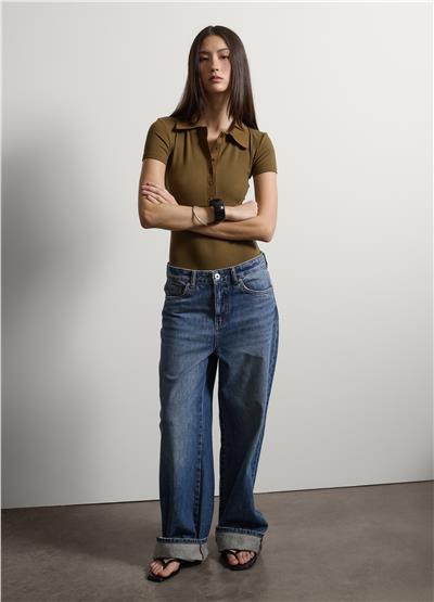 Yeşil Düğmeli Esnek Viskon Tişört