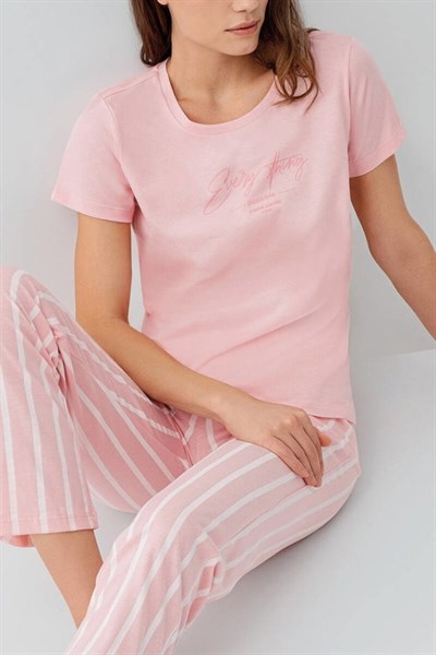  Kadın Pembe Pijama Takımı	