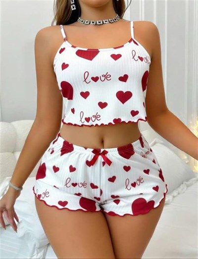 Beyaz Üstüne Kırmızı Kalp Desenli Askılı Şortlu Pijama Takımı
