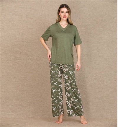 Arias Closet Şık Tasarım Çiçek Desenli Yeşil Kısa Kol Viskon Pijama Takımı
