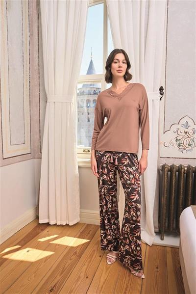 Yaprak Desenli Dantelli V Yaka Büyük Beden Pijama Takımı
