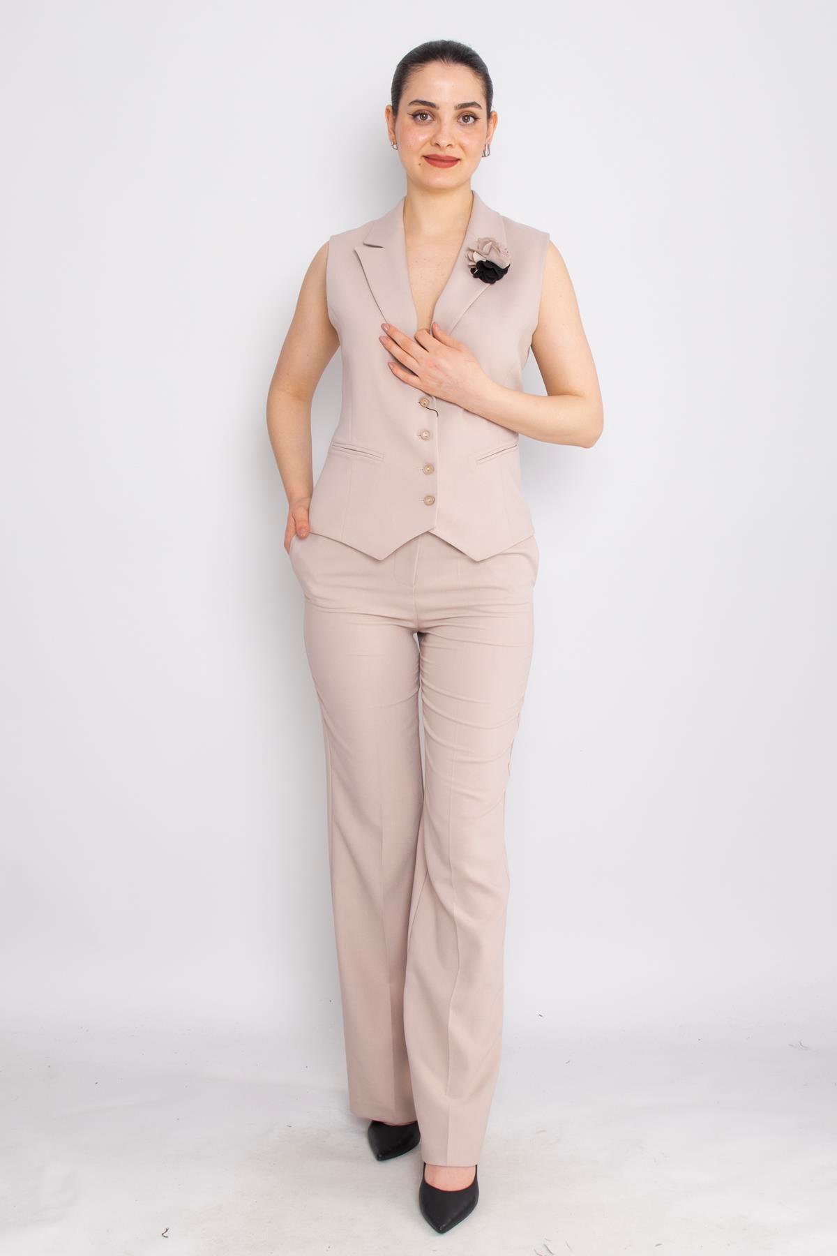 2247 Gül Broşlu Yelek Bol Paça Pantolon Takım