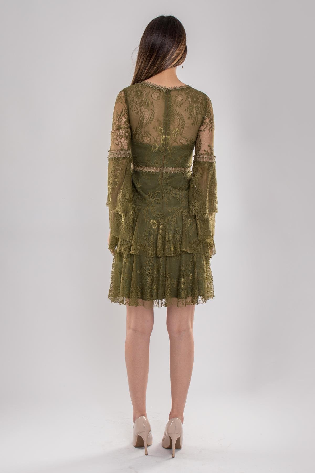 331 Kolları Valonlu Eteği Katlı Kısa Dantel Elbise