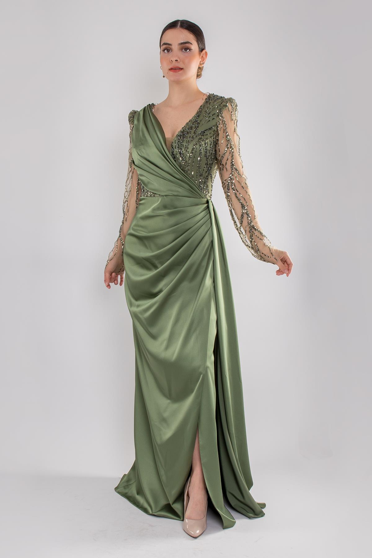 486 Payetli Tül Kol Kruvaze Yaka Drapeli Uzun Saten Elbise